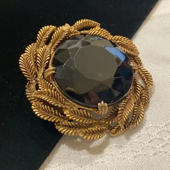 Vintage Faceted Black Rhinestone And Brass Brooch - Picture 2 of 6